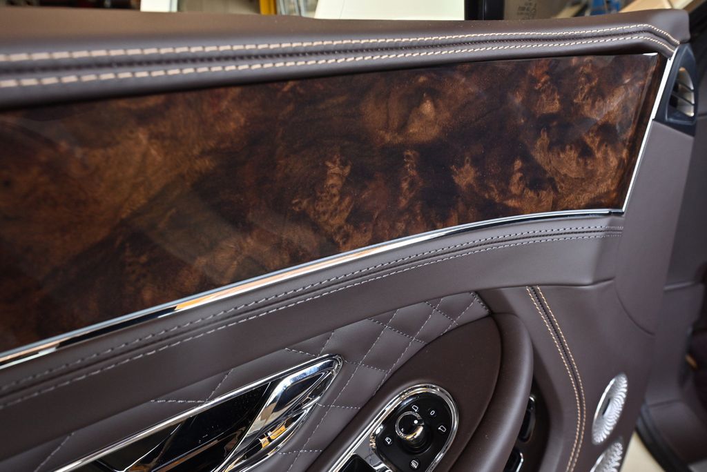 Bentley Continental GTC 2024