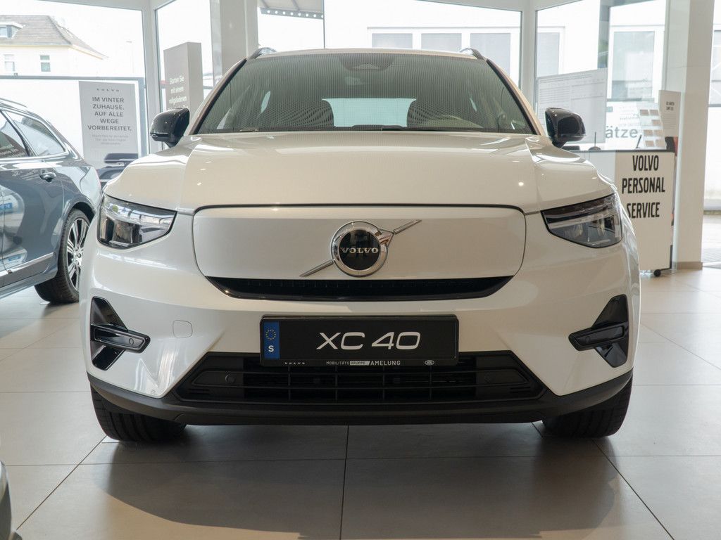 Volvo EX40 2025