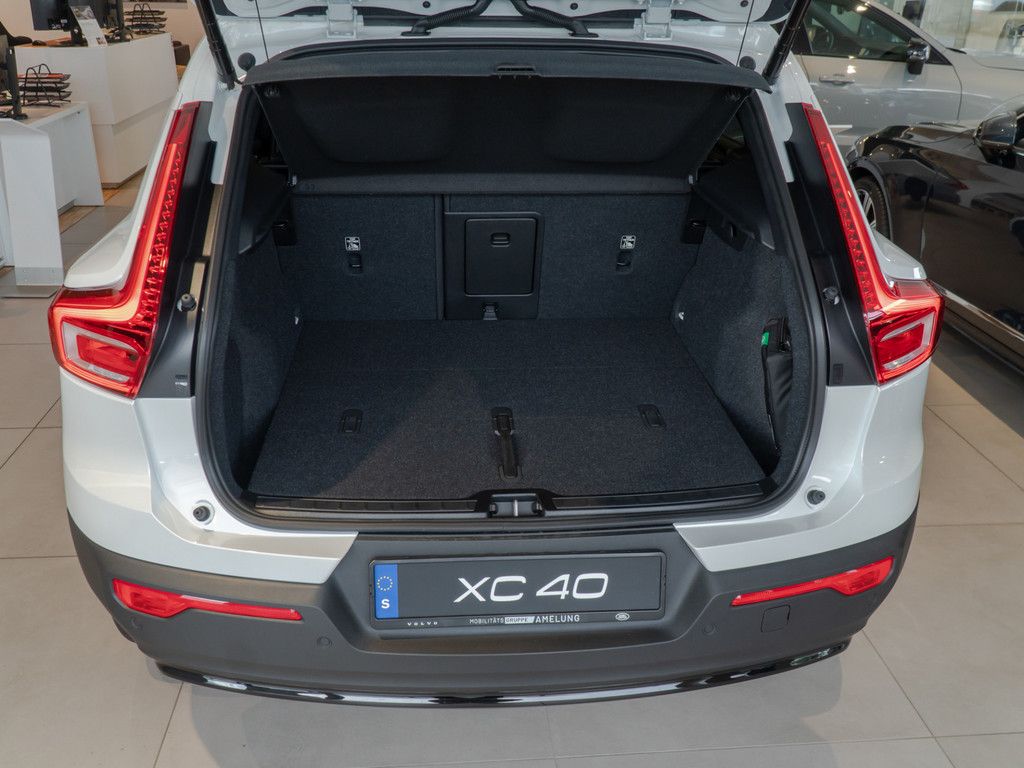 Volvo EX40 2025