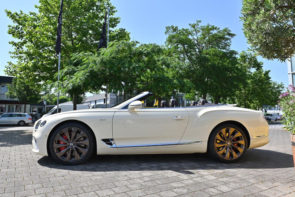 Bentley Continental GTC 2024
