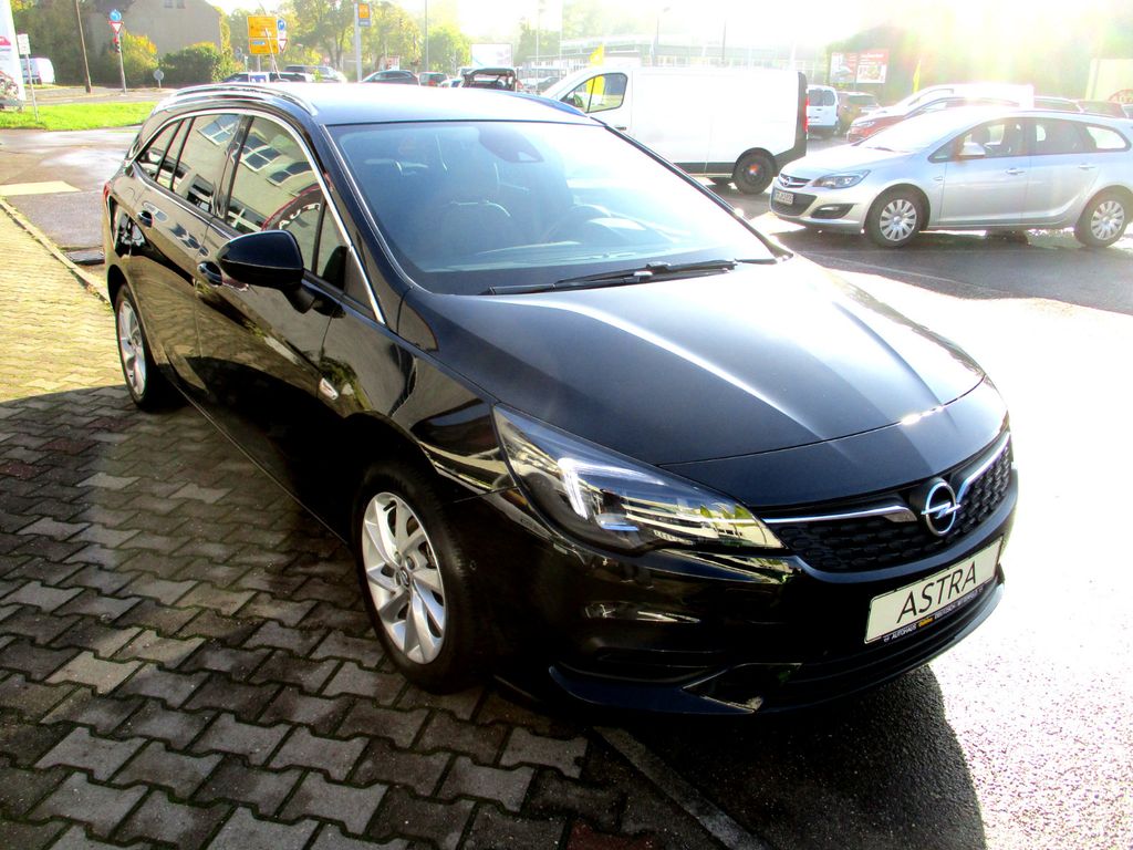 Opel Astra 2021