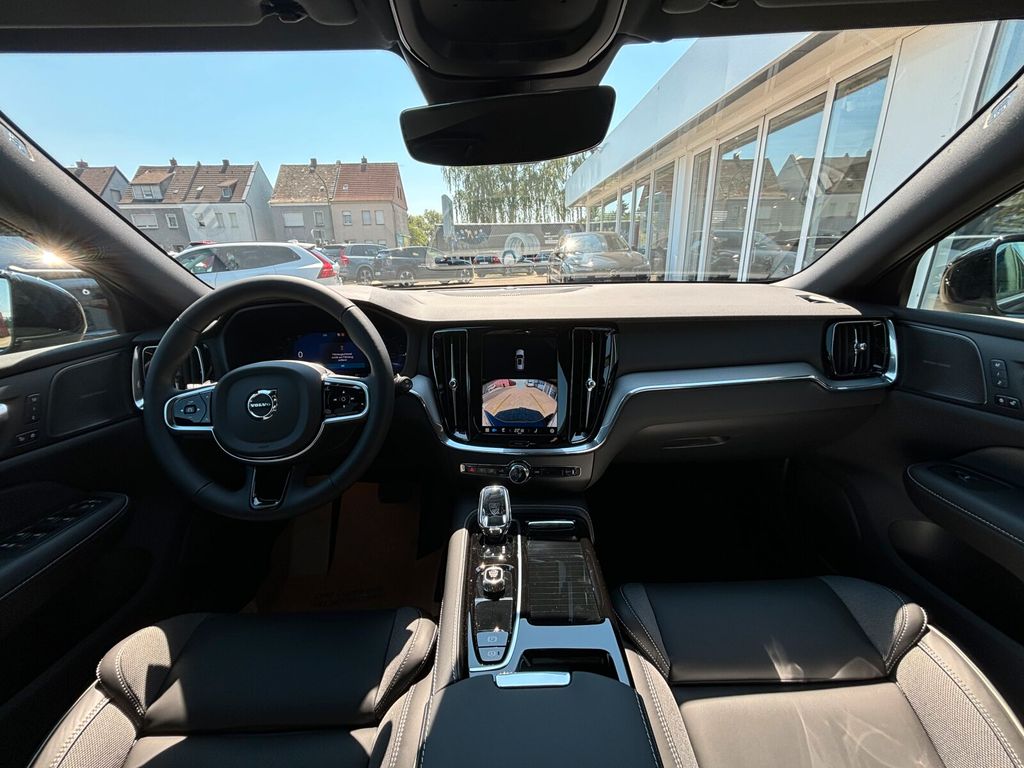 Volvo V60 2025