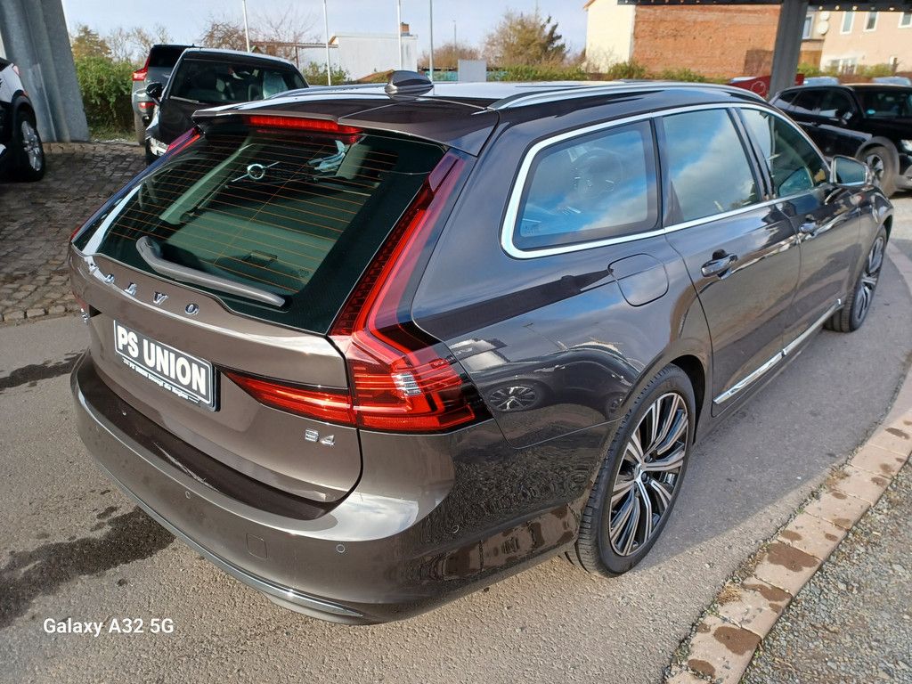 Volvo V90 2024