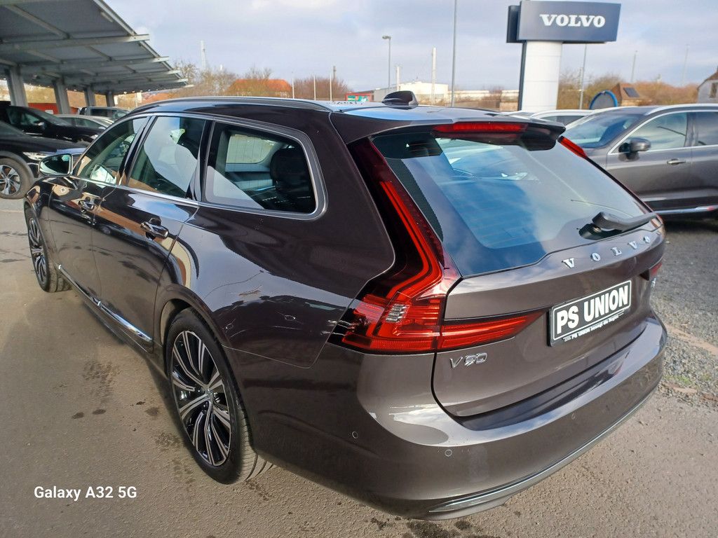Volvo V90 2024