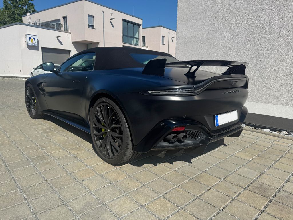 Aston Martin V8 Vantage 2022
