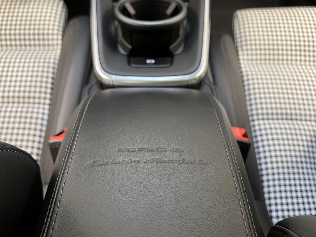 Porsche 992 2023