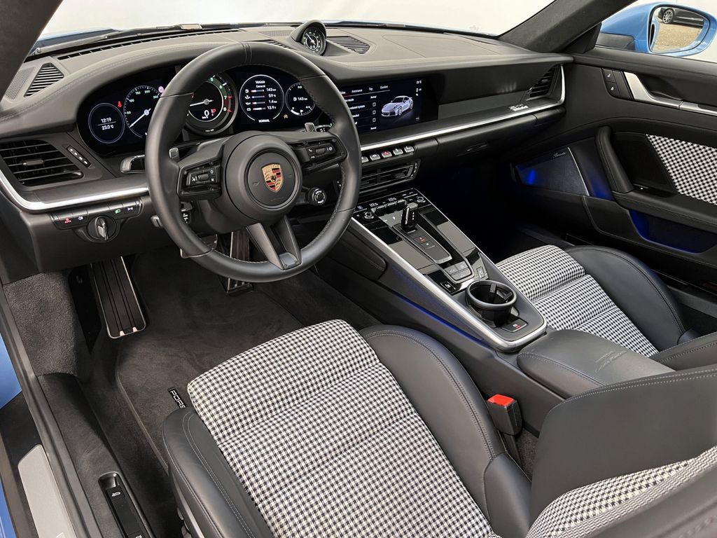 Porsche 992 2023