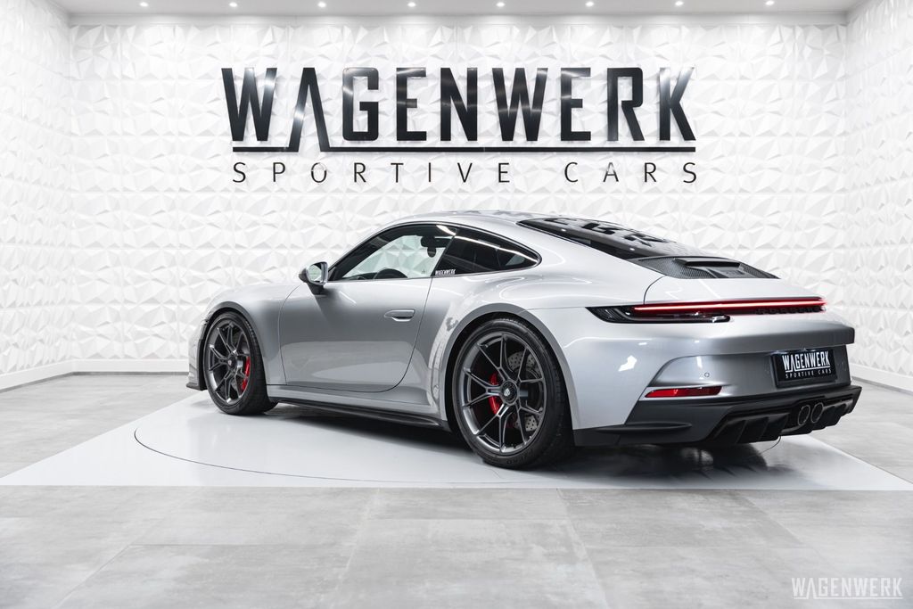 Porsche 992 2023
