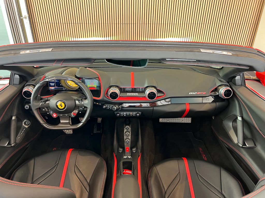 Ferrari 812 2023