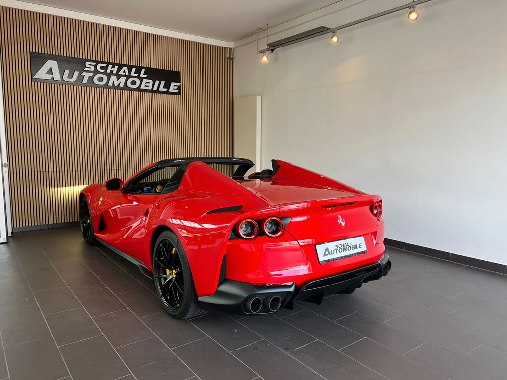 Ferrari 812 2023