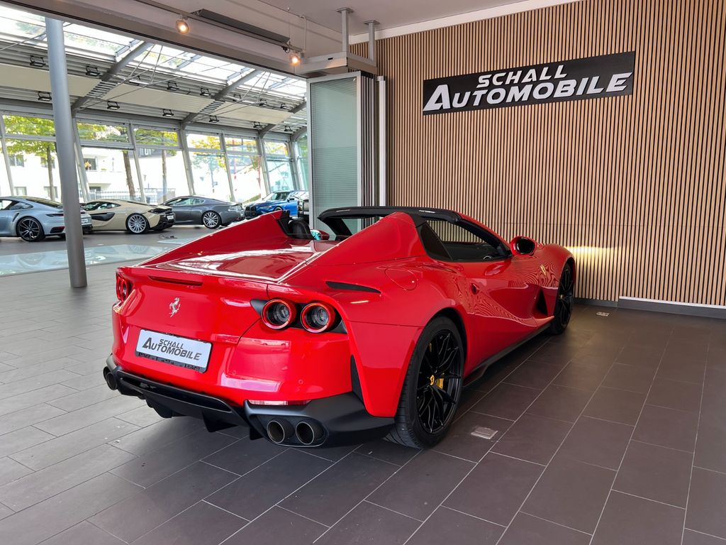 Ferrari 812 2023