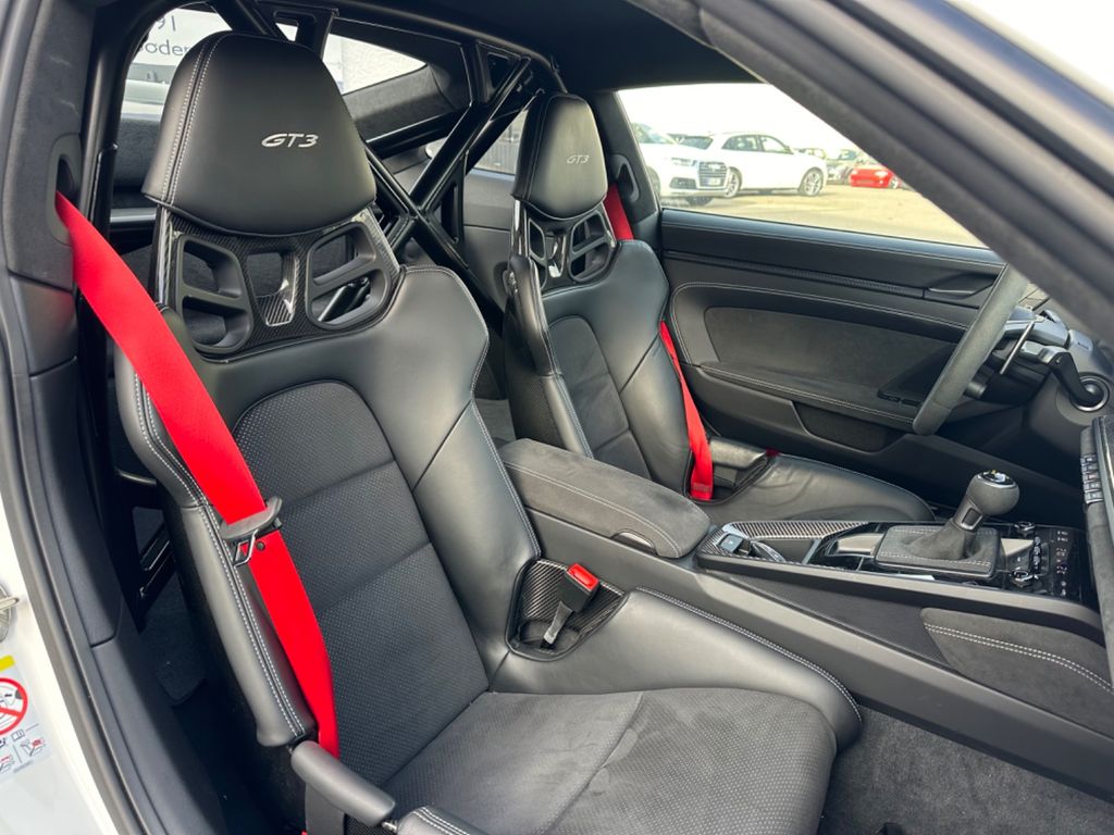 Porsche 992 2023