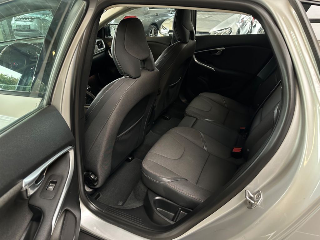 Volvo V40 Cross Country 2015