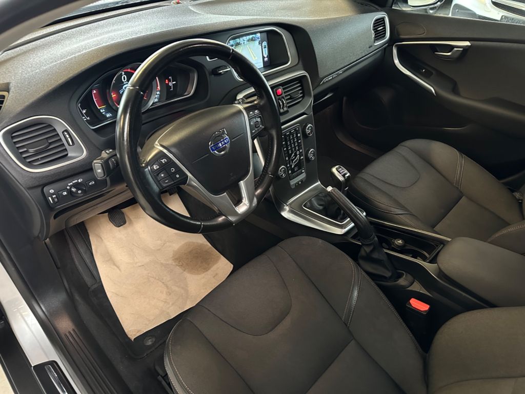 Volvo V40 Cross Country 2015