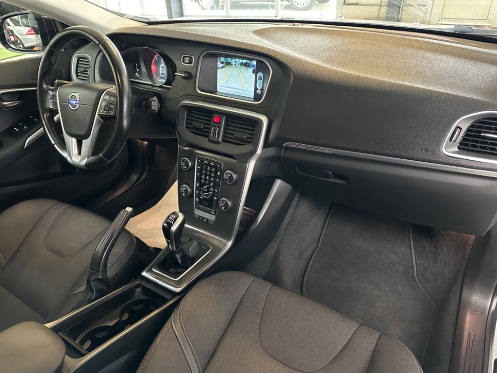 Volvo V40 Cross Country 2015