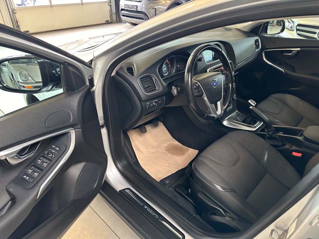 Volvo V40 Cross Country 2015