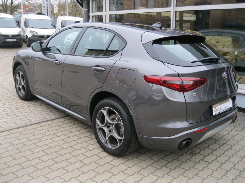 Alfa Romeo Stelvio 2023