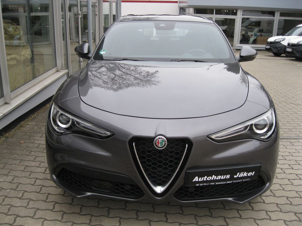 Alfa Romeo Stelvio 2023
