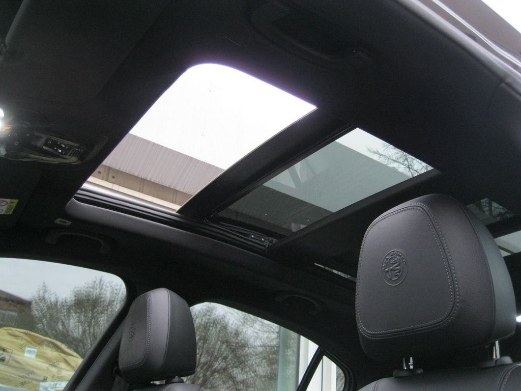 Alfa Romeo Stelvio 2023