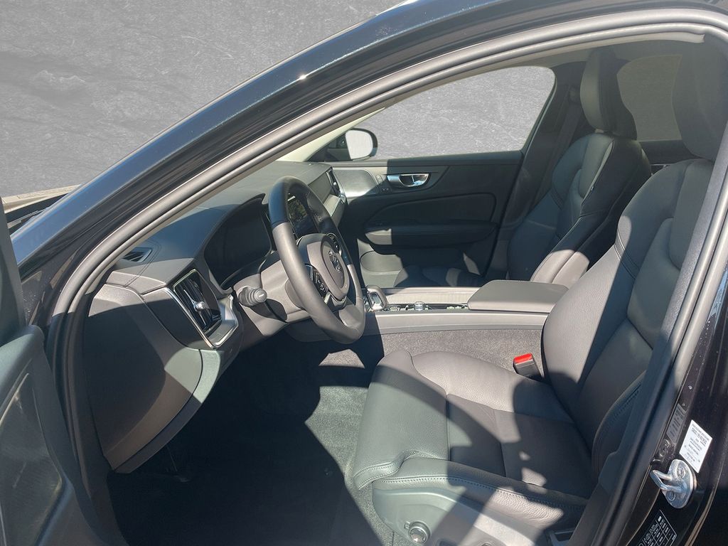 Volvo V60 Cross Country 2023