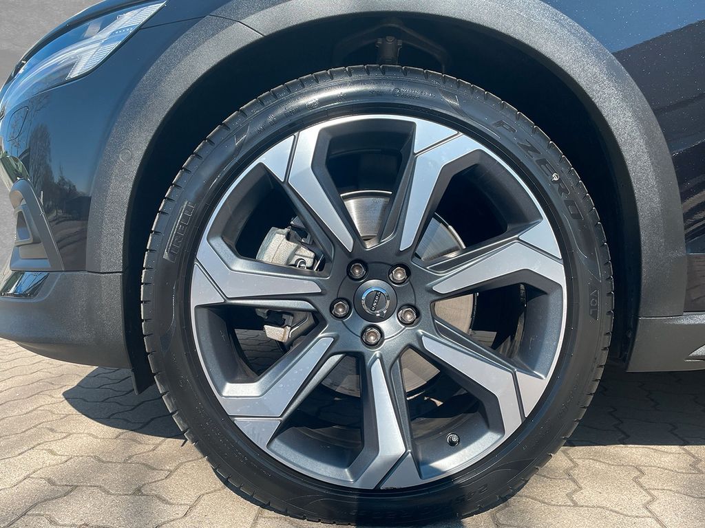 Volvo V60 Cross Country 2023