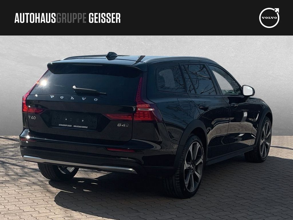 Volvo V60 Cross Country 2023