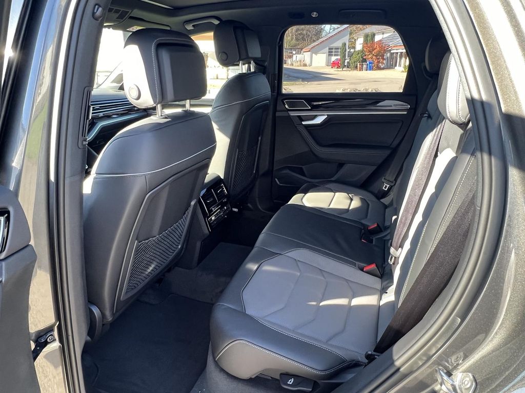 Volkswagen Touareg 2025