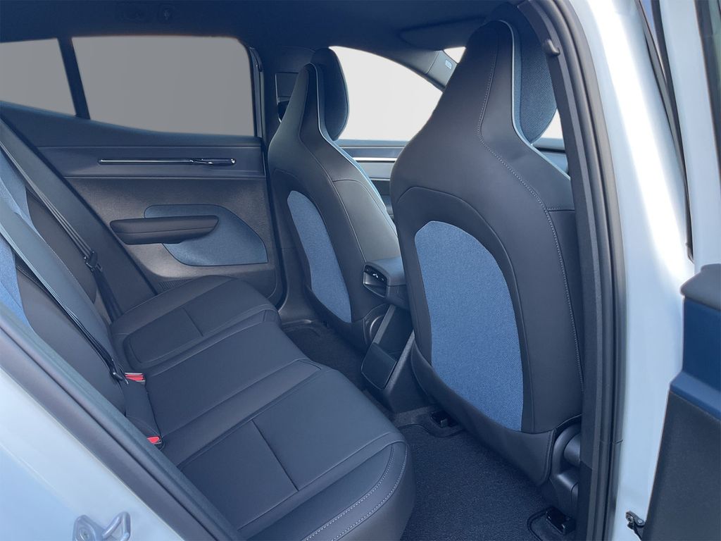 Volvo EX30 2025