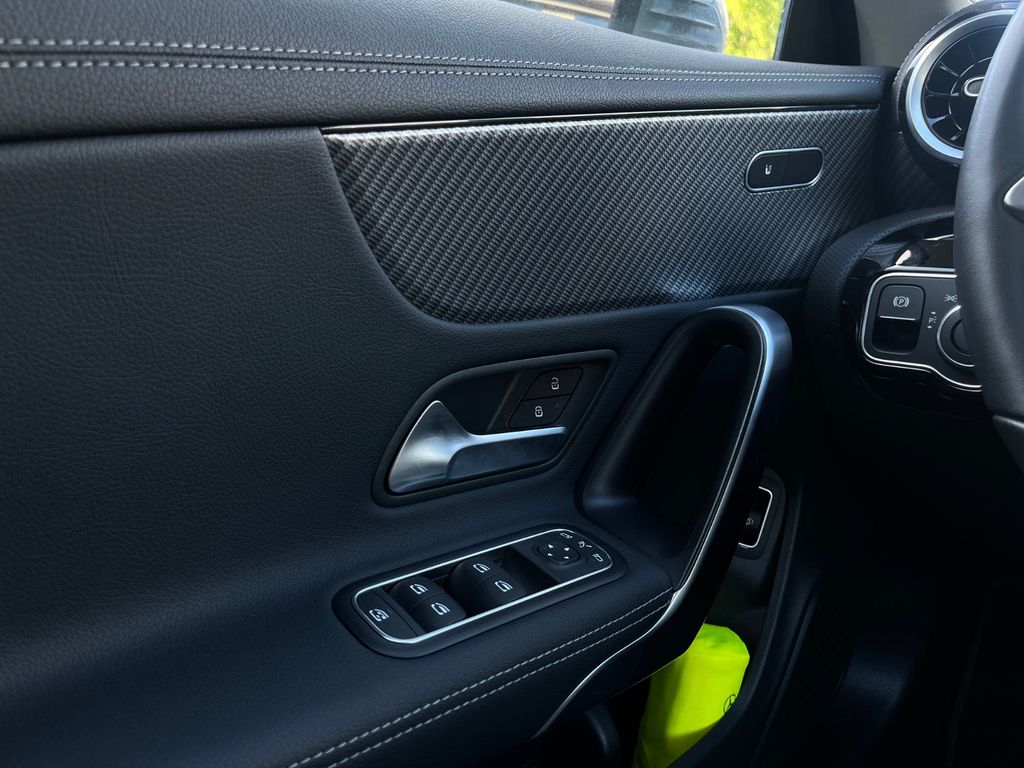 Mercedes-Benz CLA 180 2024
