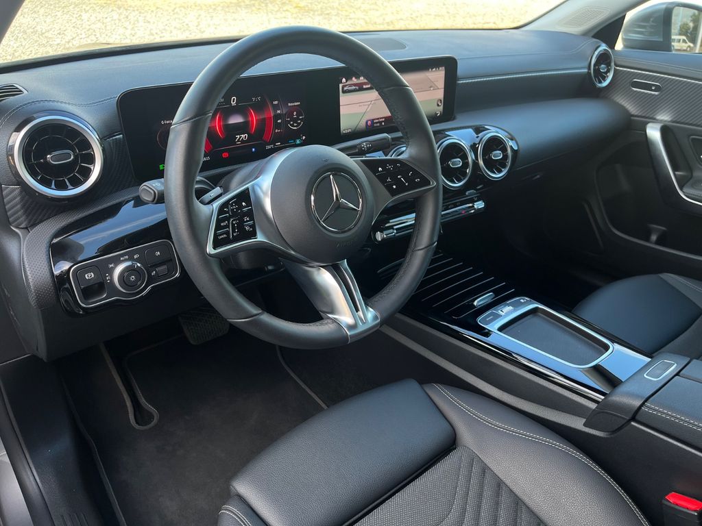 Mercedes-Benz CLA 180 2024