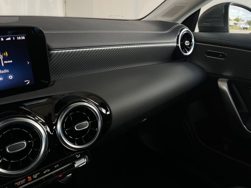 Mercedes-Benz CLA 180 2024