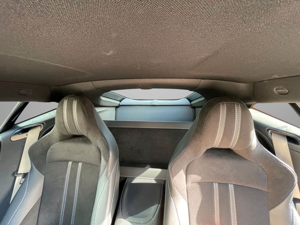 Aston Martin V8 Vantage 2023