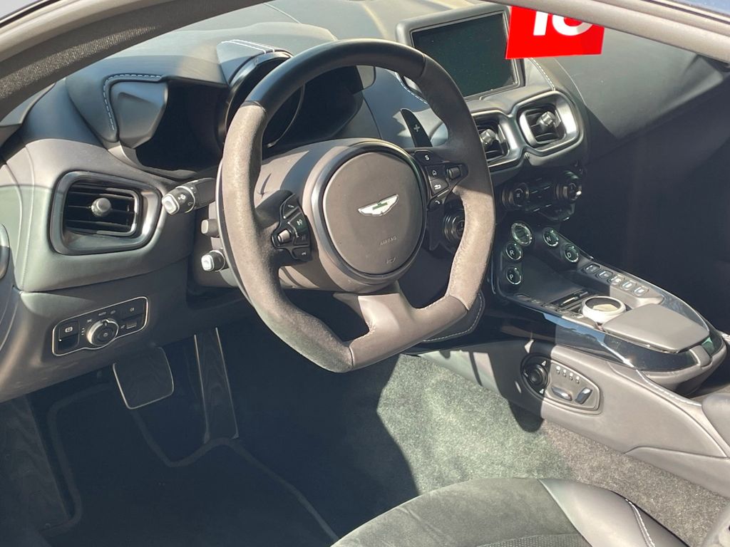 Aston Martin V8 Vantage 2023