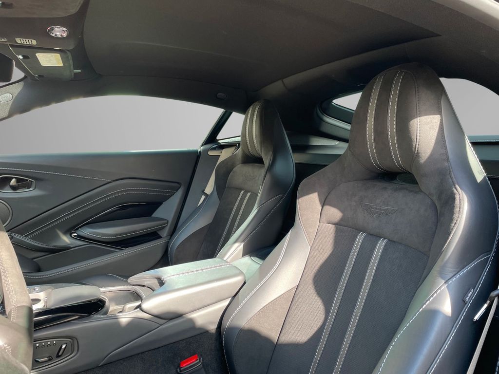 Aston Martin V8 Vantage 2023