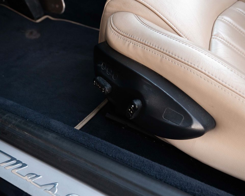 Maserati GranCabrio 2011