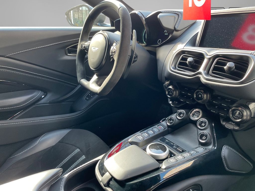 Aston Martin V8 Vantage 2023