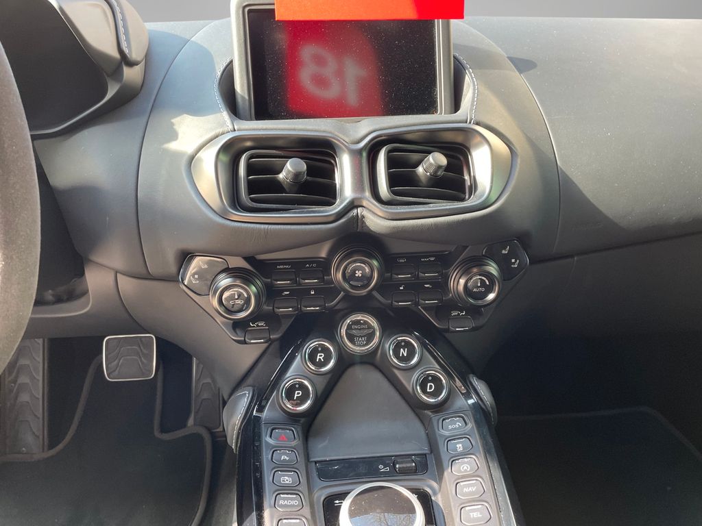 Aston Martin V8 Vantage 2023