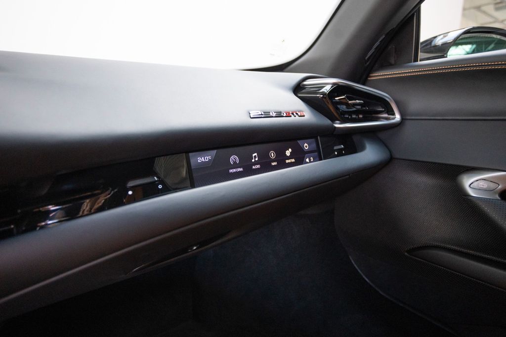 Ferrari 296 GTB 2023