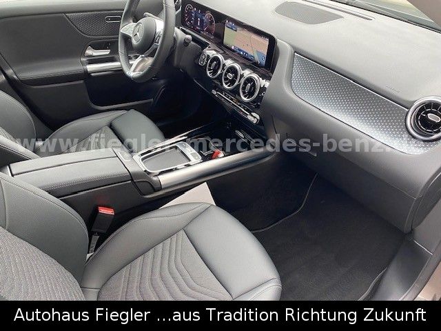 Mercedes-Benz GLA 180 2023