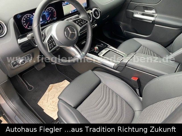 Mercedes-Benz GLA 180 2023