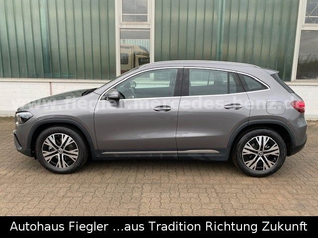 Mercedes-Benz GLA 180 2023