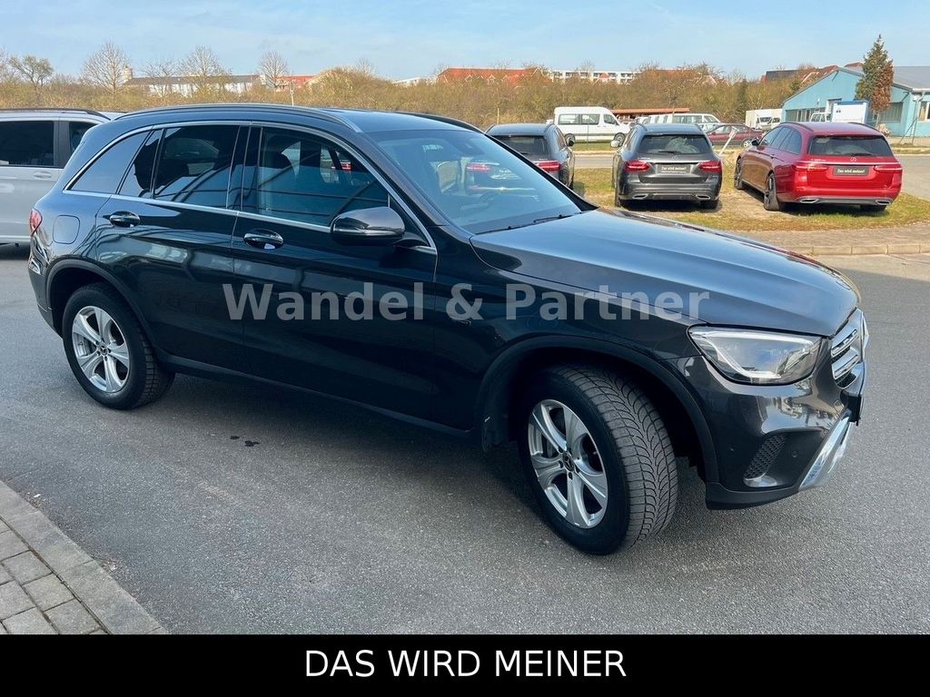 Mercedes-Benz GLC 300 2021