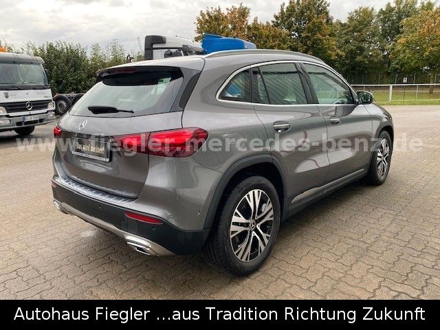 Mercedes-Benz GLA 180 2023
