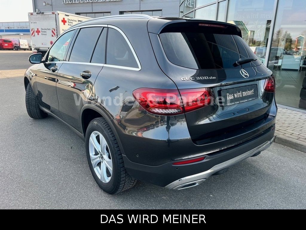 Mercedes-Benz GLC 300 2021
