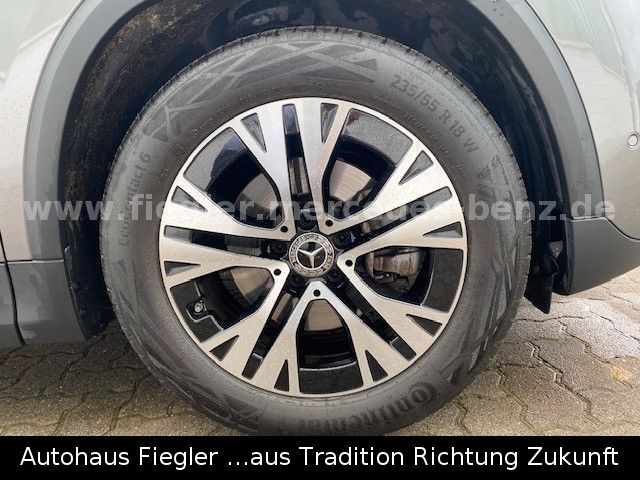 Mercedes-Benz GLA 180 2023