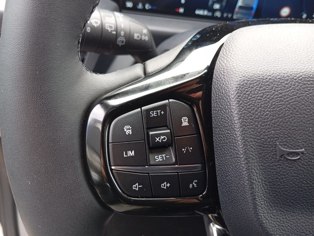 Ford Tourneo Custom 2025