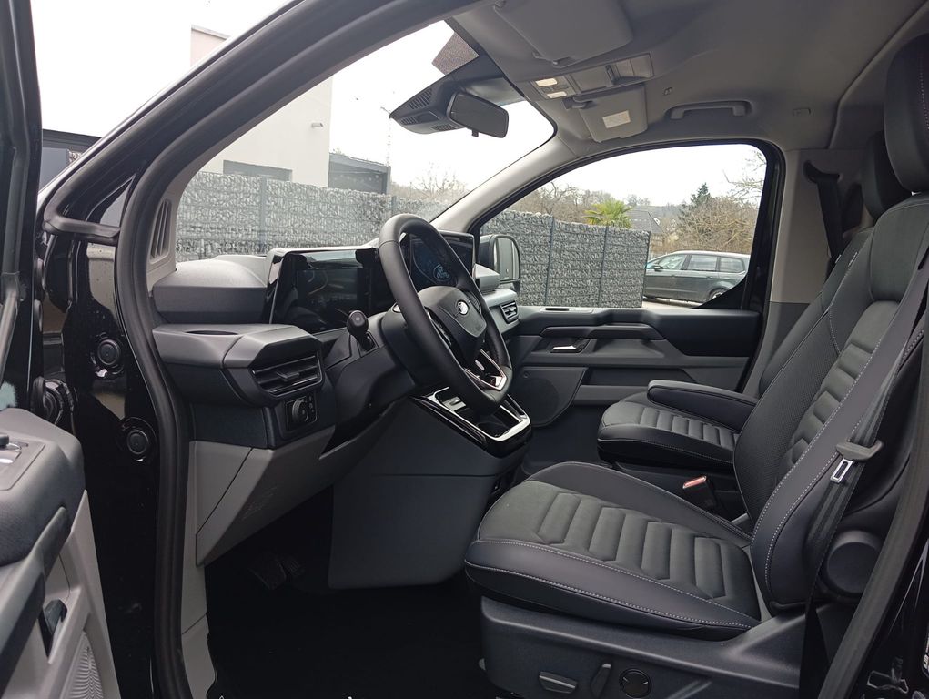 Ford Tourneo Custom 2025