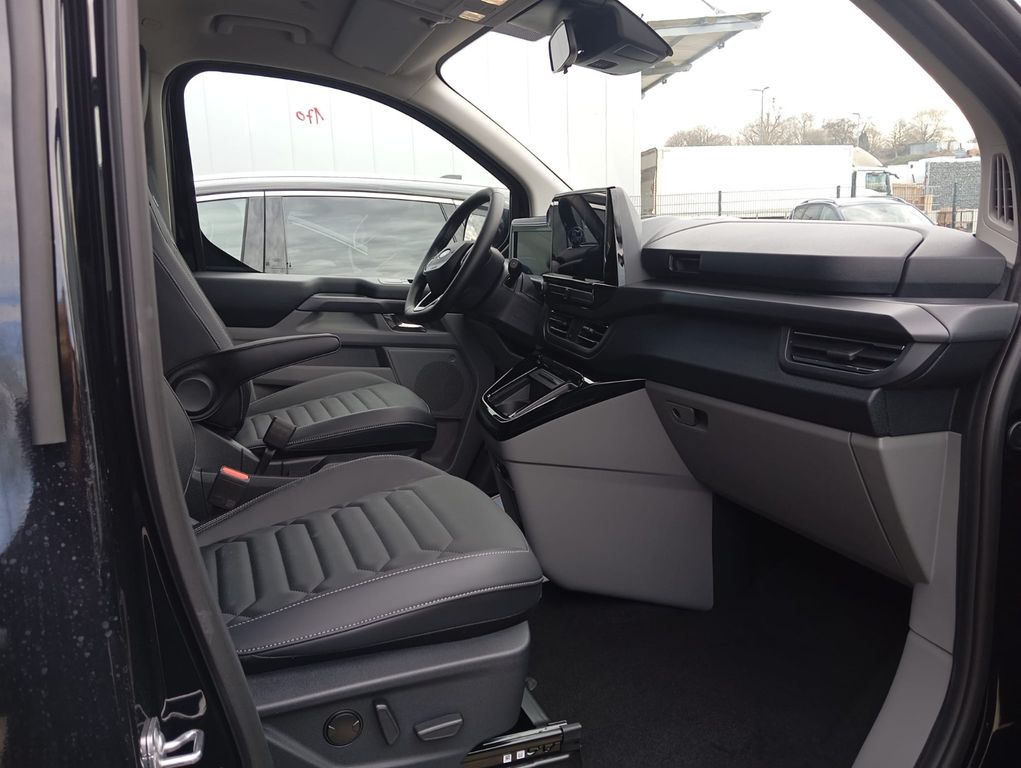 Ford Tourneo Custom 2025