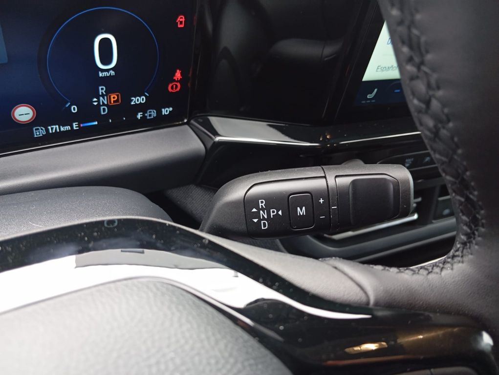 Ford Tourneo Custom 2025