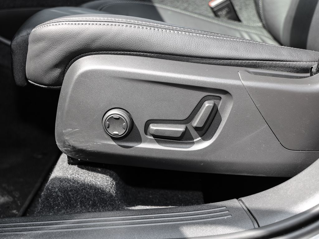 Volvo XC40 2023